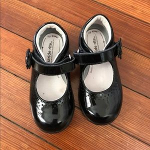 EUC Stride Rite patent leather shoes